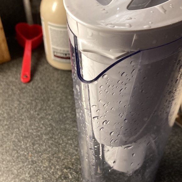 Brita filter water pitcher model Ob03 - Picture 15 of 16